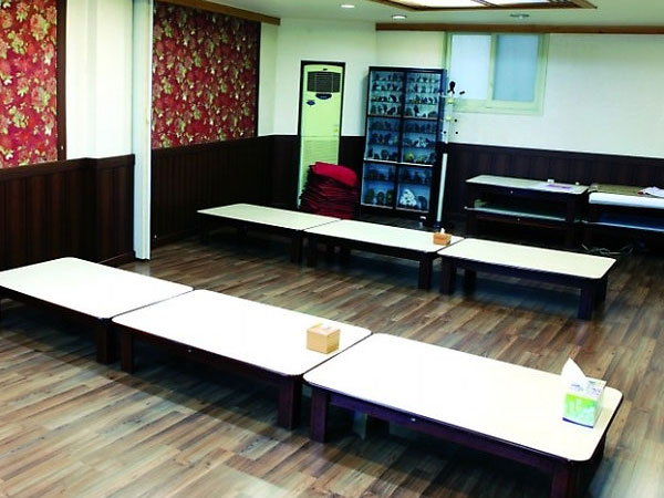 창원시 마산합포구 불로식당 내부 인테리어