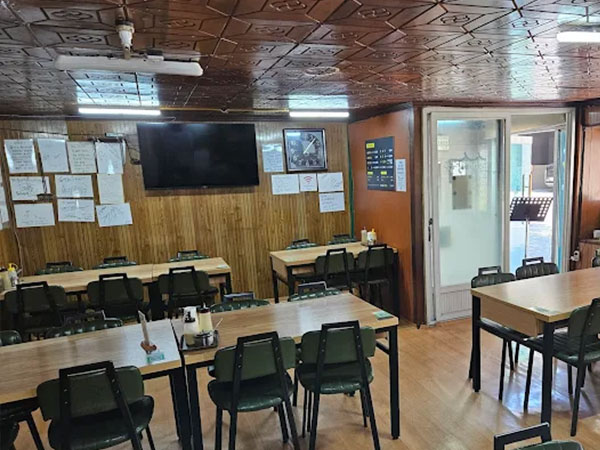 춘천시 실비막국수 내부 인테리어