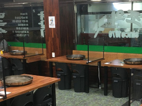 춘천시 명동우미닭갈비 내부 인테리어