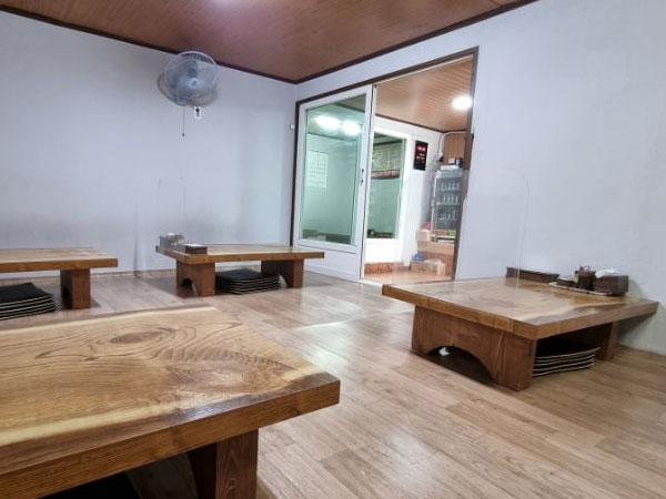 춘천시 남촌막국수 내부 인테리어