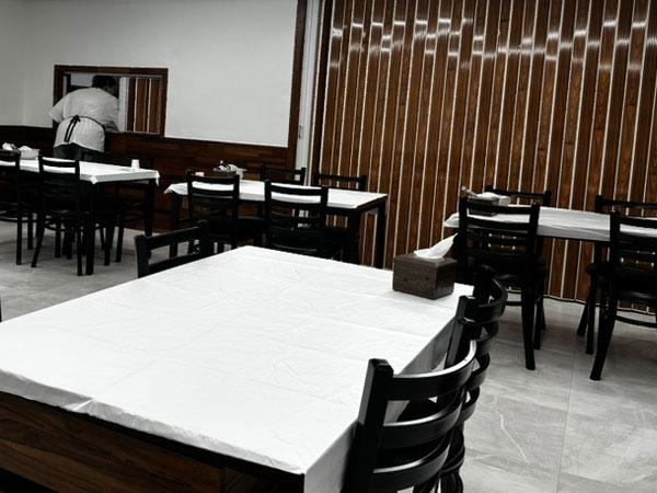 동해시 본전해물아구찜 내부 인테리어