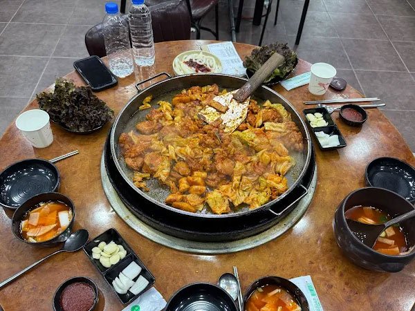 춘천시 학곡리막국수닭갈비 내부 인테리어