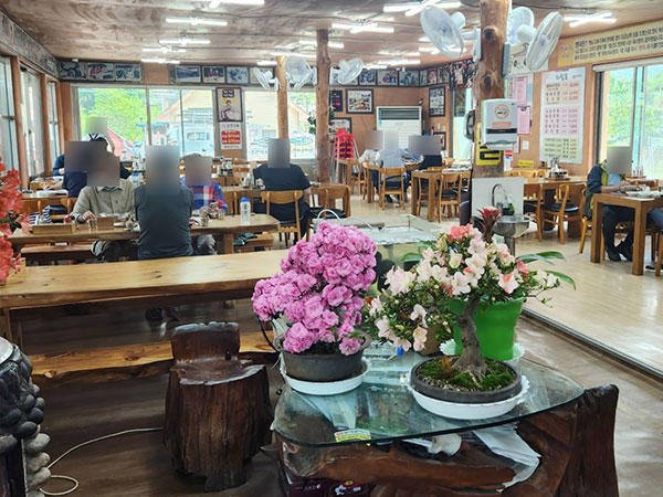 인제군 용바위식당 내부 인테리어