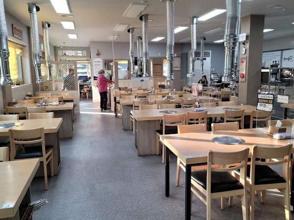 아산시 현대갈비 내부 인테리어