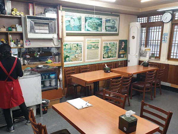 종로구 옛날집 낙원아구찜 내부 인테리어