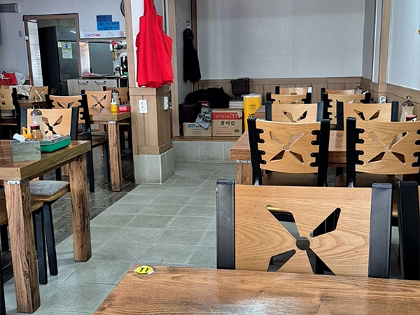 서산시 구옹진식당 내부 인테리어