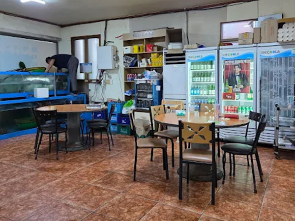 서산시 웅도낙지 내부 인테리어