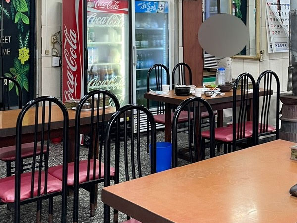중구 이모식당 내부 인테리어