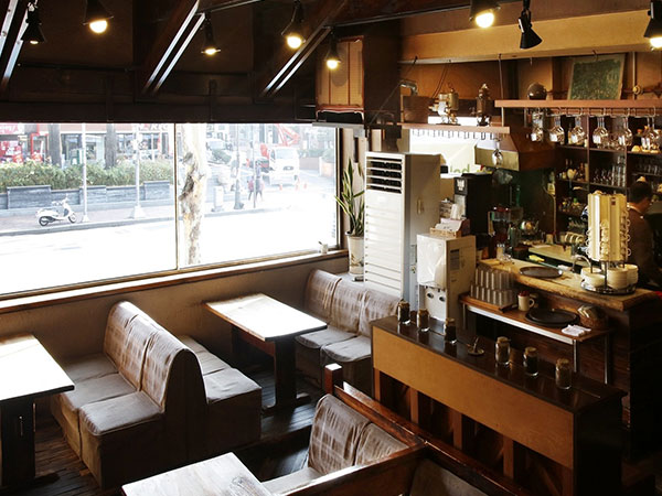 종로구 학림다방 내부 인테리어