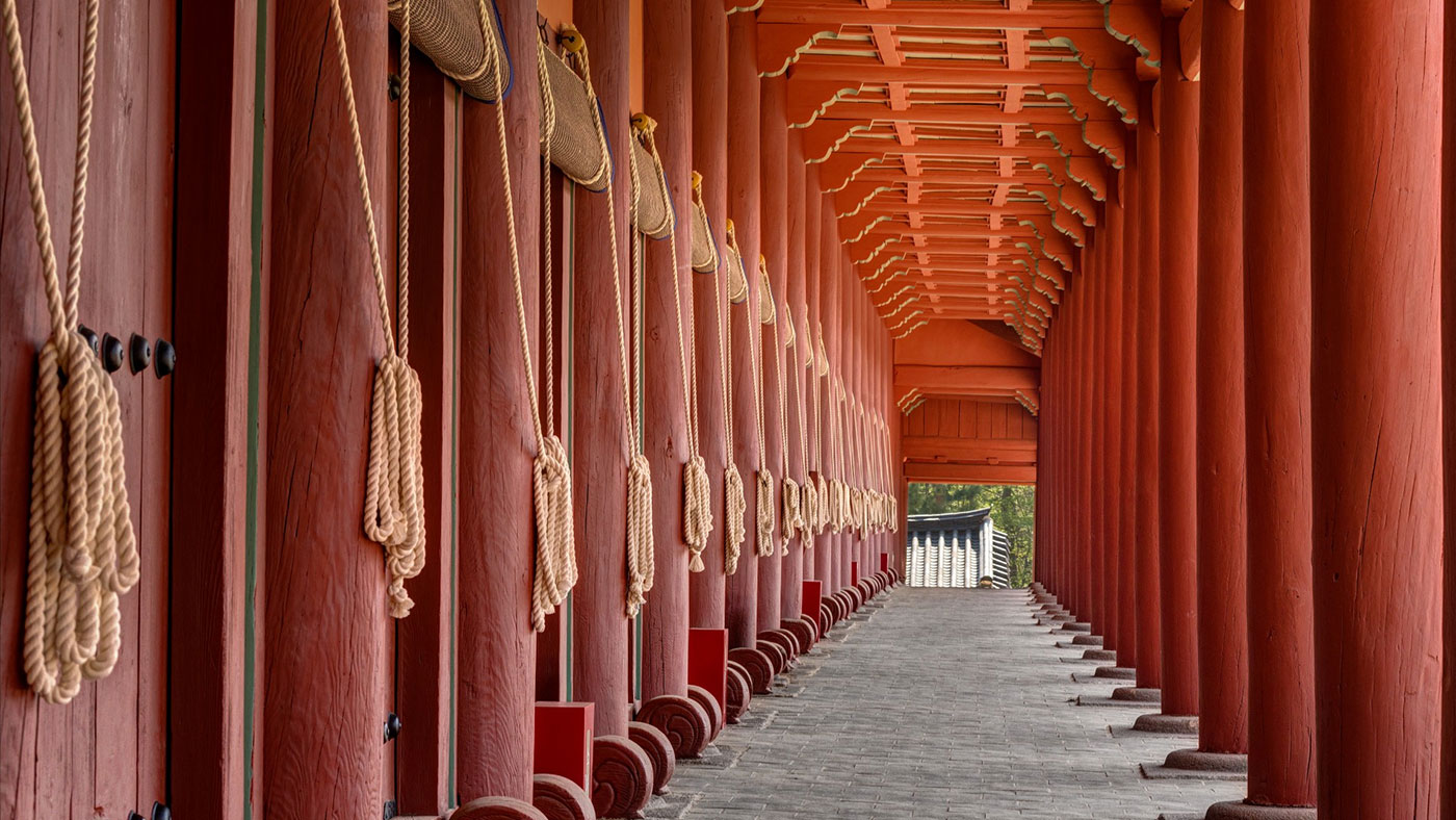 종묘 정전 (宗廟 正殿): 단순과 반복과 절제, 그 아찔한 아름다움