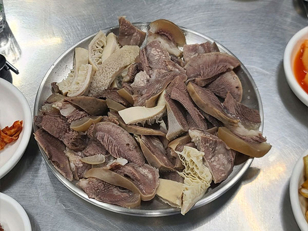 원조칠성곰탕 소머리수육