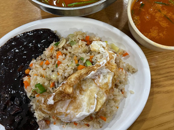 진흥반점 볶음밥