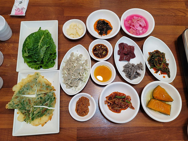 영남식당 밑반찬