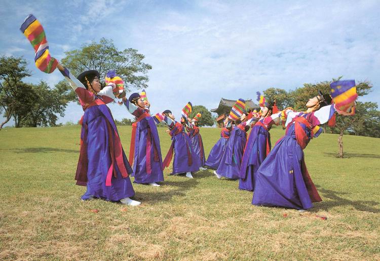 진주검무 (晋州劍舞)